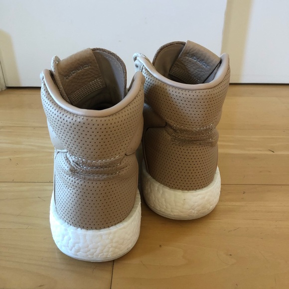 Adidas high tops - Picture 2 of 4